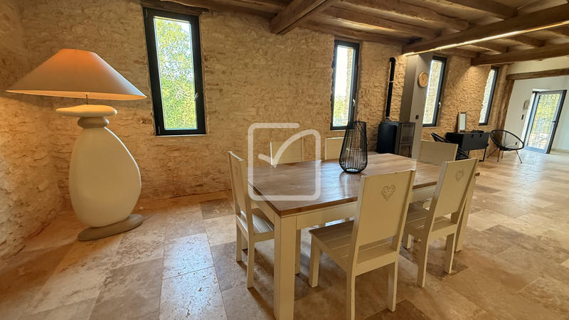 Maison - 164 m² - 10 pièces