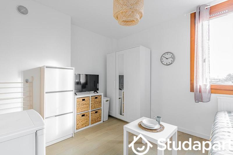 Chambre - 10 m² - 1 pièce