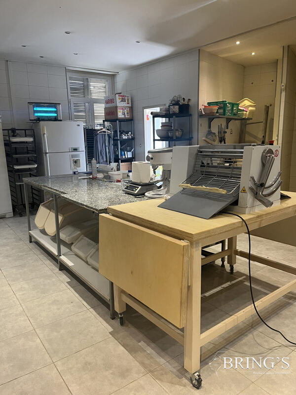 Fonds de commerce - 140 m²