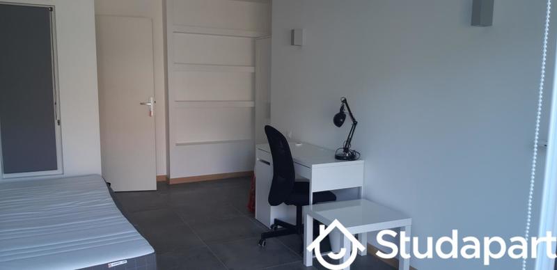 Chambre - 13 m² - 1 pièce