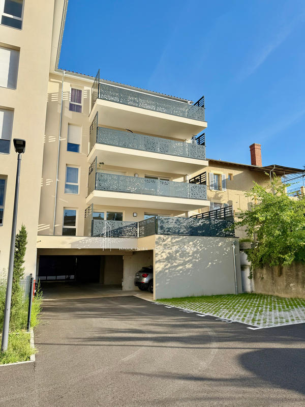 Appartement - 90 m² - 4 pièces