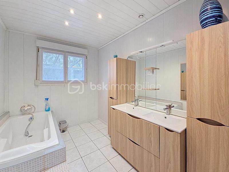 Maison - 163 m² - 7 pièces