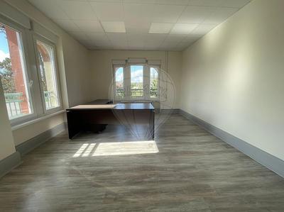 Bureau - 240 m² - 7 pièces