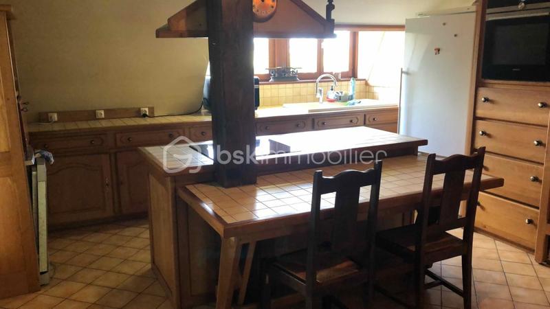 Maison traditionnelle - 167 m² - 4 pièces