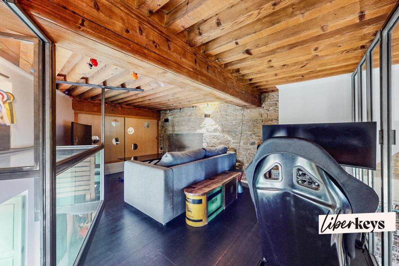 Loft - 100 m² - 3 pièces