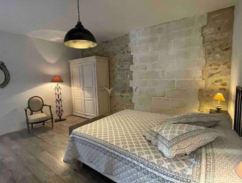 Mas - 248 m² - 9 pièces