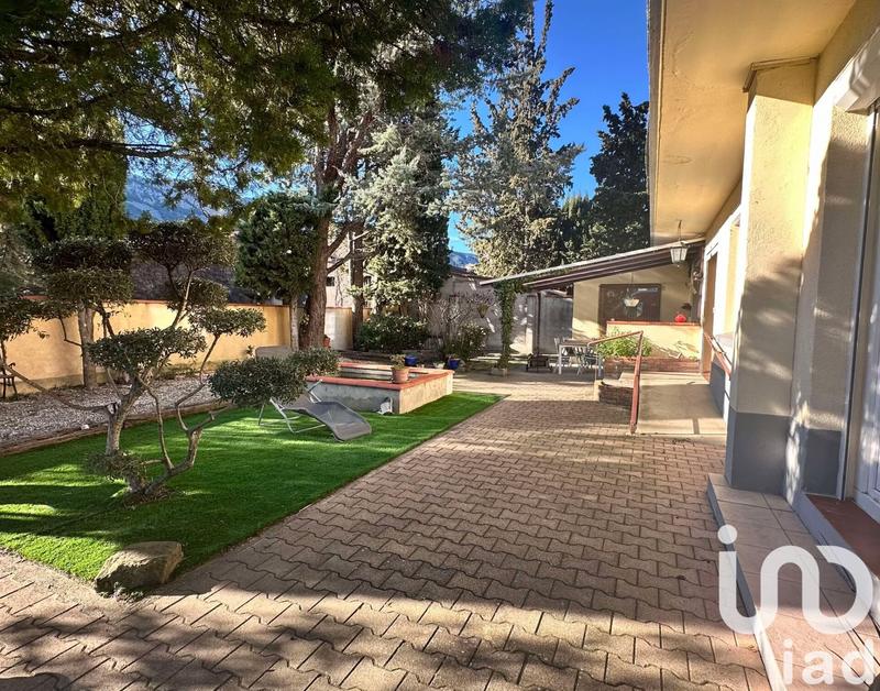 Maison - 200 m² - 8 pièces