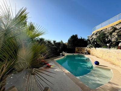 Maison - 289 m² - 7 pièces