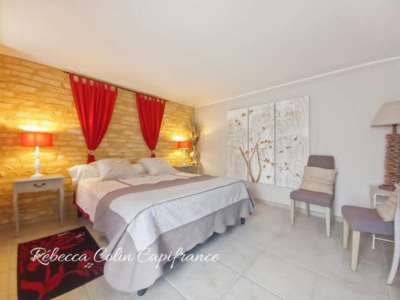 Maison - 225 m² - 8 pièces