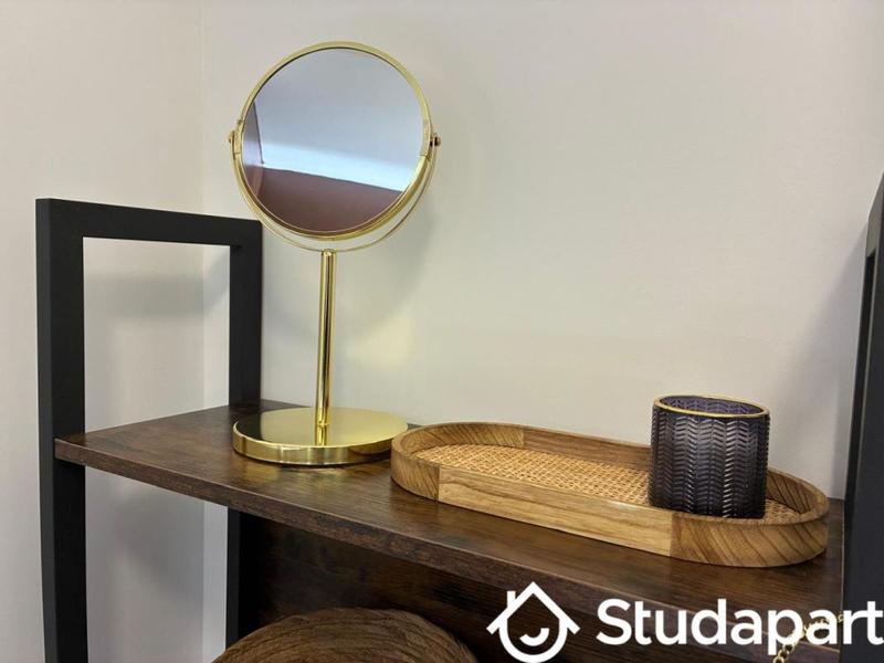 Chambre - 9 m² - 1 pièce