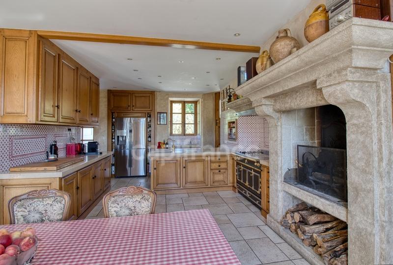 Château - 660 m² - 12 pièces