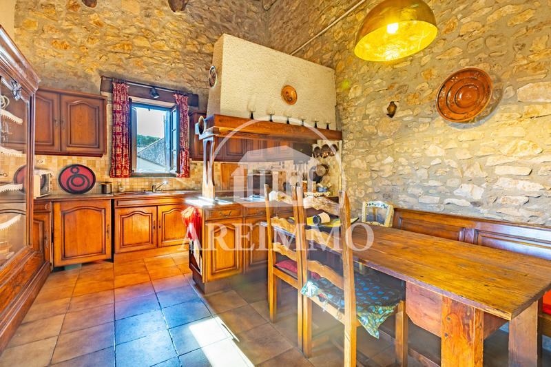 Maison - 208 m² - 7 pièces