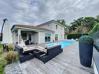 Maison - 190 m² - 7 pièces