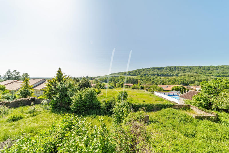 Maison - 210 m² - 6 pièces