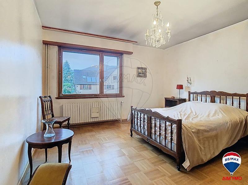 Maison - 213 m² - 8 pièces