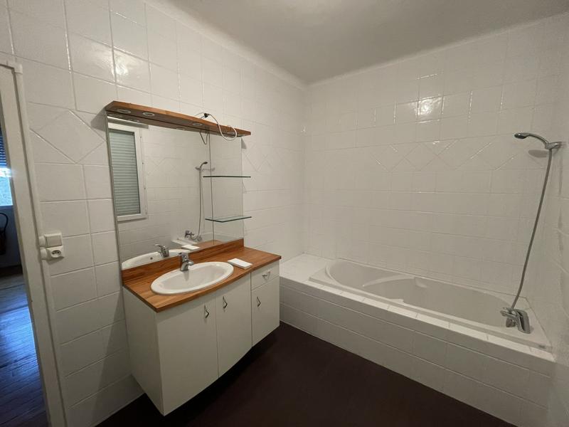 Maison traditionnelle - 280 m² - 11 pièces