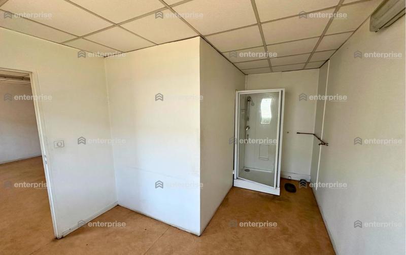 Bureau - 244 m²