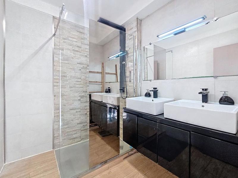 Appartement - 99 m² - 4 pièces