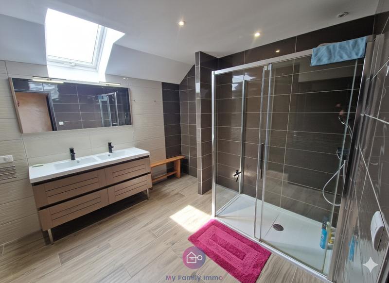 Maison - 195 m² - 11 pièces