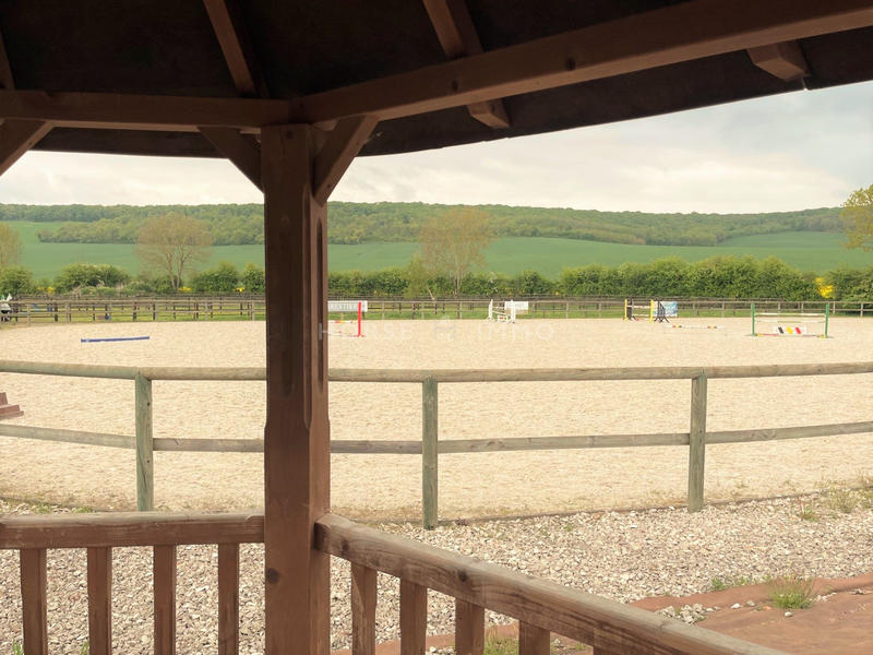 Maison - 330 m² - 10 pièces