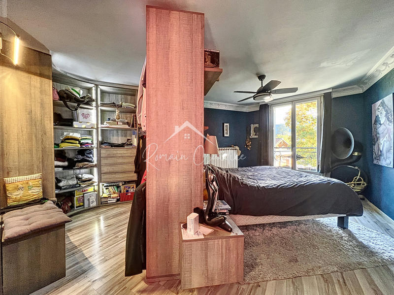 Maison - 180 m² - 7 pièces