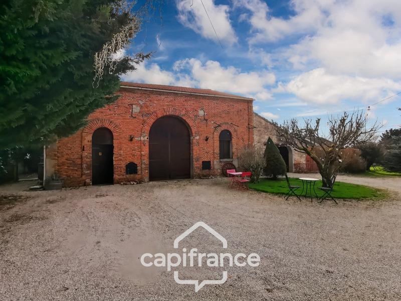 Maison traditionnelle - 170 m² - 8 pièces