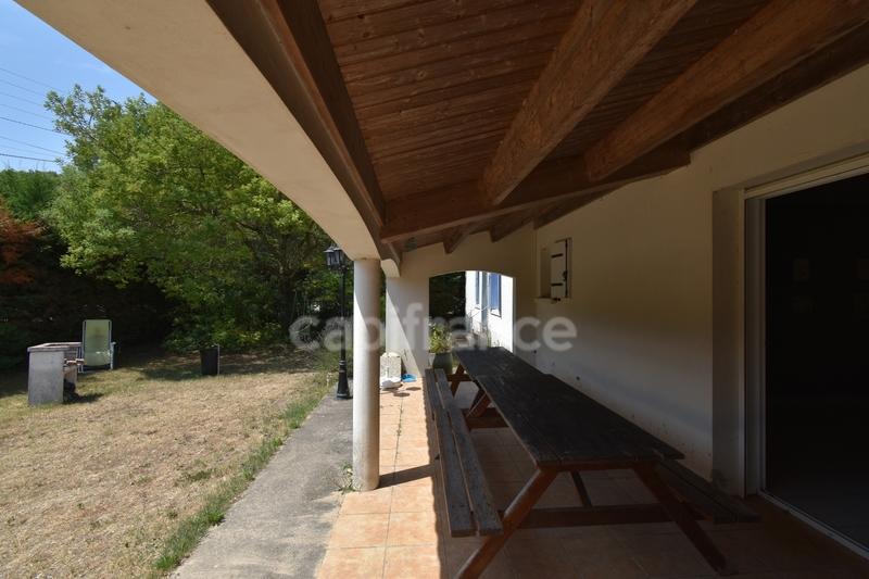 Maison - 141 m² - 10 pièces