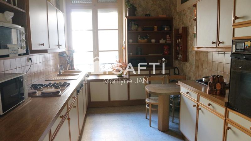 Appartement - 218 m² - 7 pièces