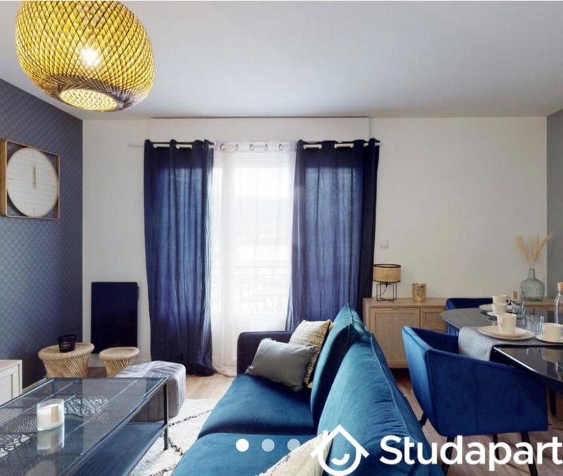 Chambre - 11 m² - 1 pièce