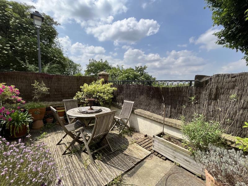 Appartement sur toit - 85 m² - 5 pièces