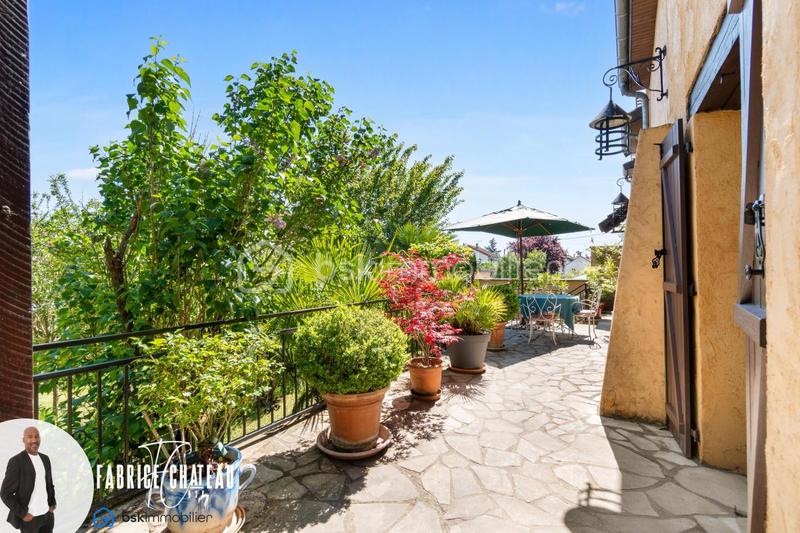 Maison - 212 m² - 8 pièces