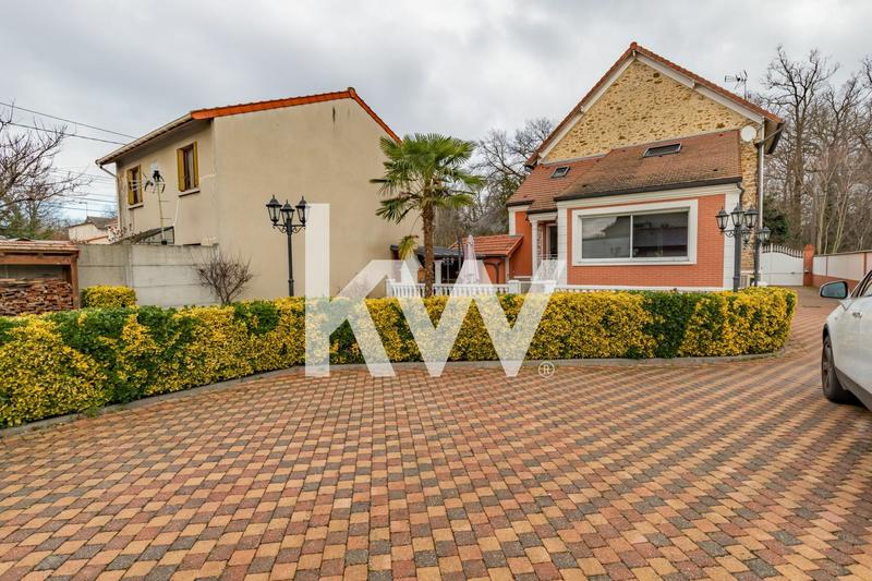 Maison - 143 m² - 6 pièces