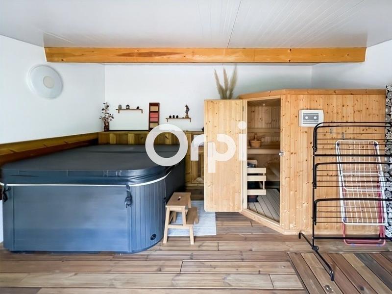 Maison - 215 m² - 4 pièces