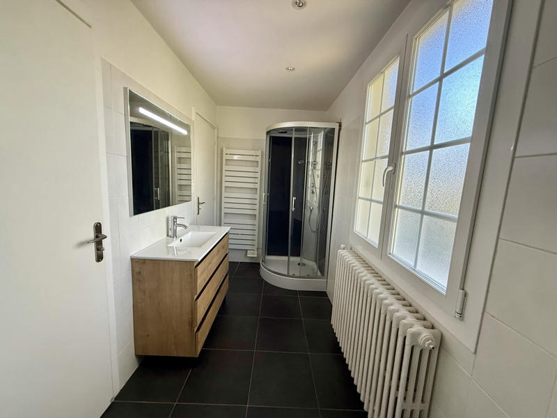 Maison - 231 m² - 10 pièces