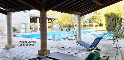 Demeure - 337 m² - 11 pièces