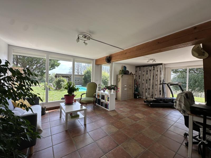 Maison - 227 m² - 7 pièces