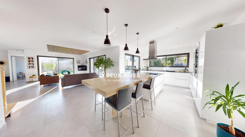 Maison contemporaine - 163 m² - 7 pièces