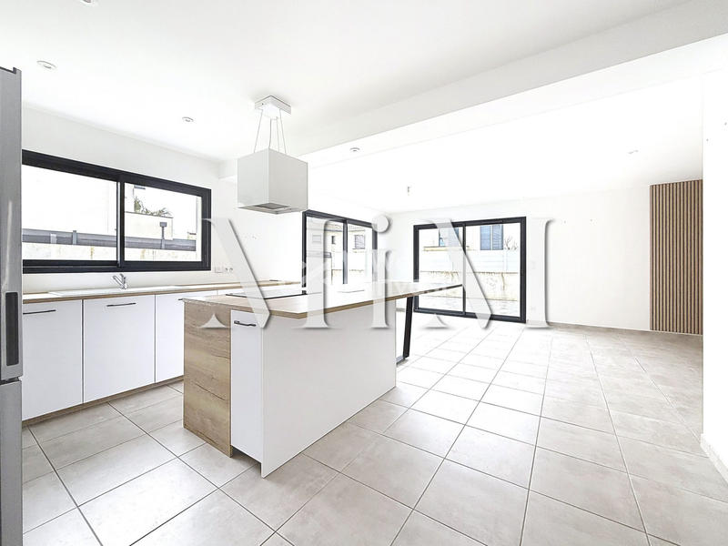 Villa - 111 m² - 5 pièces