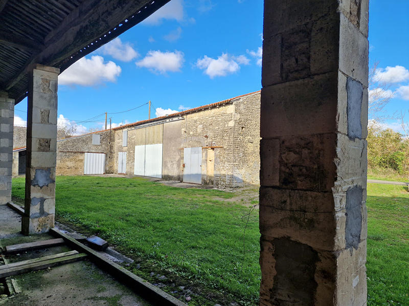 Maison - 213 m² - 8 pièces