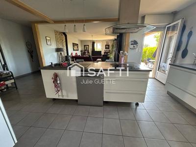 Maison - 98 m² - 4 pièces