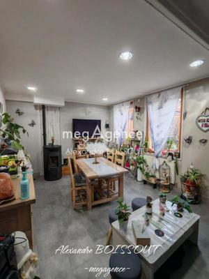 Maison - 90 m² - 4 pièces