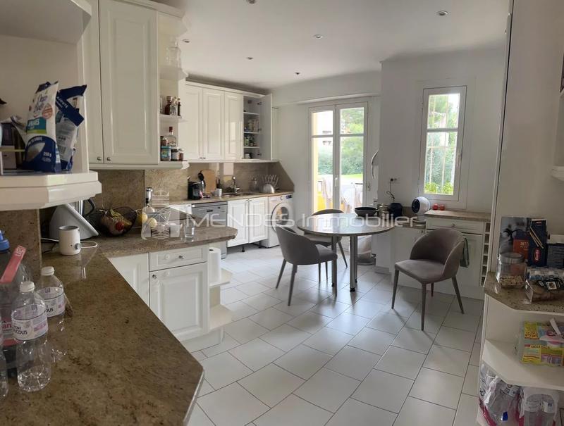 Appartement - 140 m² - 4 pièces