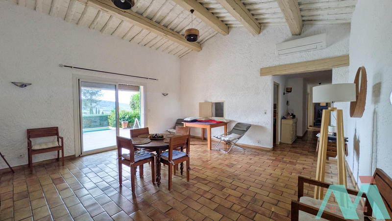 Maison - 104 m² - 4 pièces