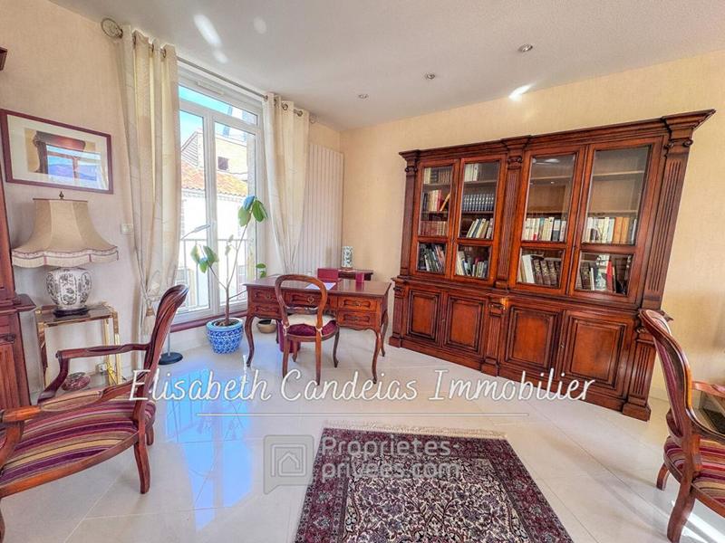 Appartement - 240 m² - 6 pièces