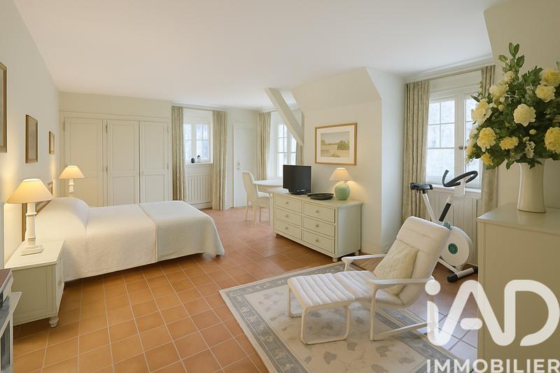 Maison - 468 m² - 12 pièces