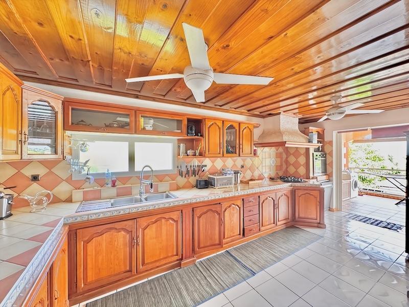 Maison - 267 m² - 10 pièces