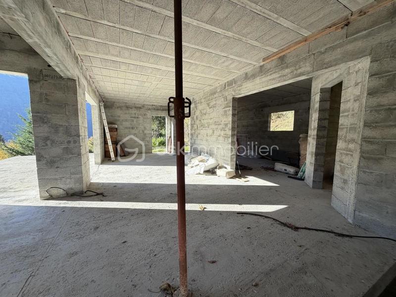 Maison - 180 m² - 5 pièces