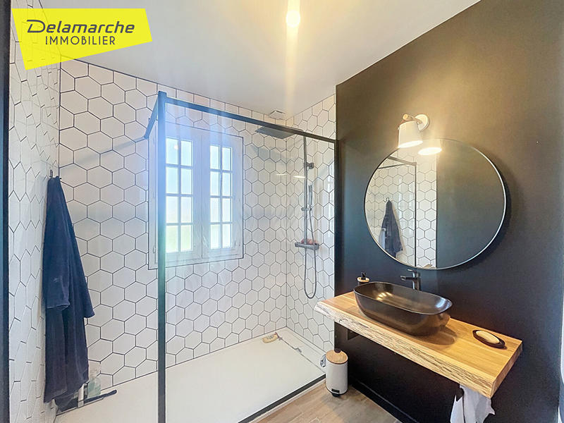 Maison - 187 m² - 7 pièces