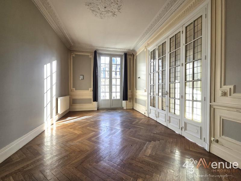 Appartement - 146 m² - 4 pièces