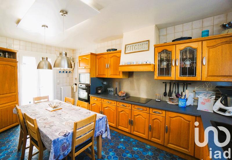 Maison - 200 m² - 8 pièces